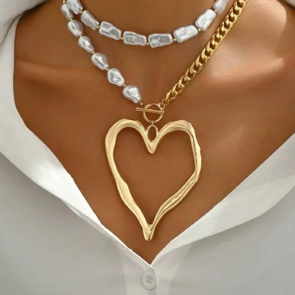 Gold and White Heart Pendant Necklace - Picture 4 of 4